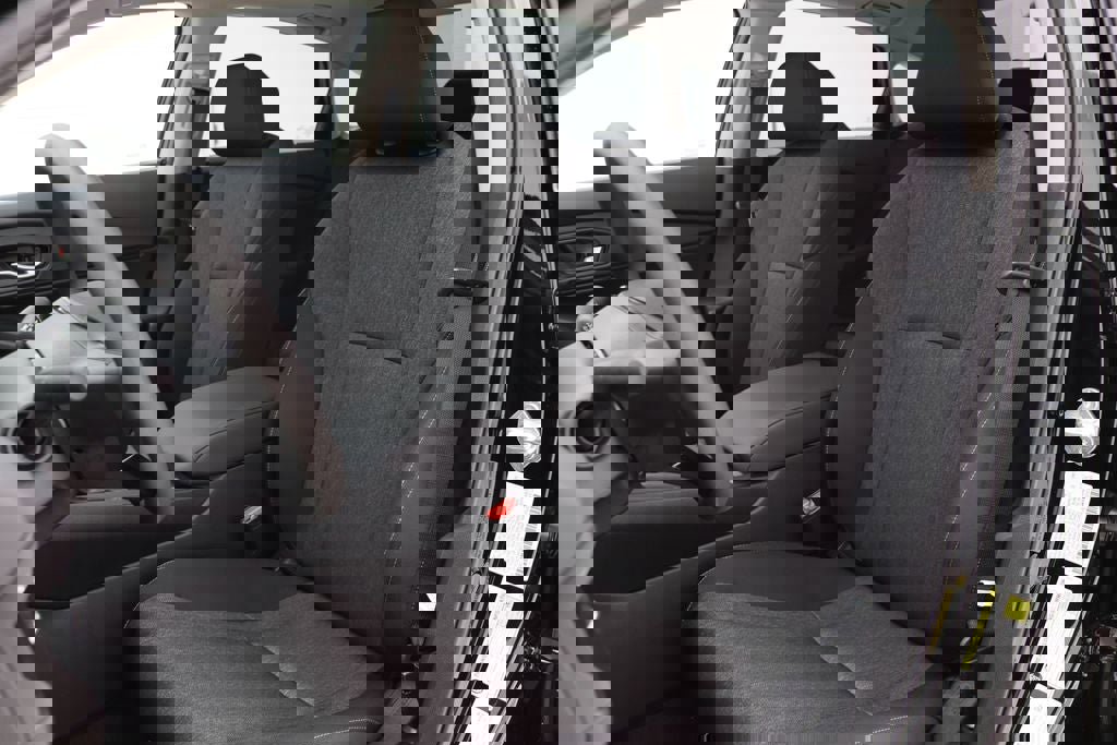 Used 2025 Honda Accord SE image 16