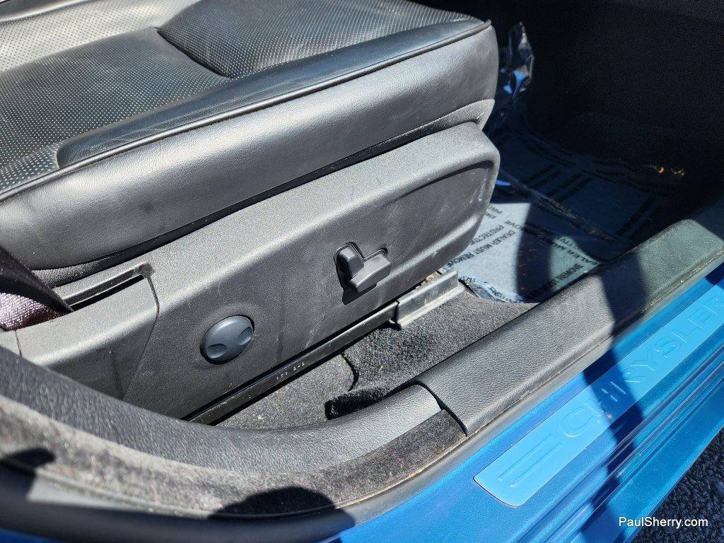 Used 2023 Chrysler 300 Touring L w/ Popular Equipment Group image 32