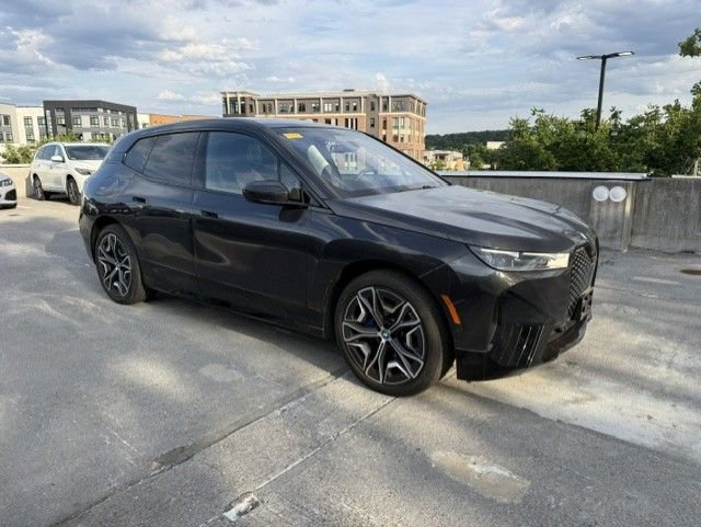 Certified 2024 BMW iX xDrive50 w/ Premium Package AWD/4WD image 2