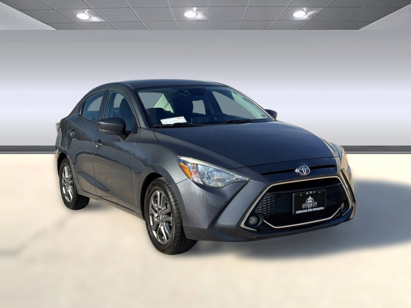 Used 2019 Toyota Yaris LE image 6
