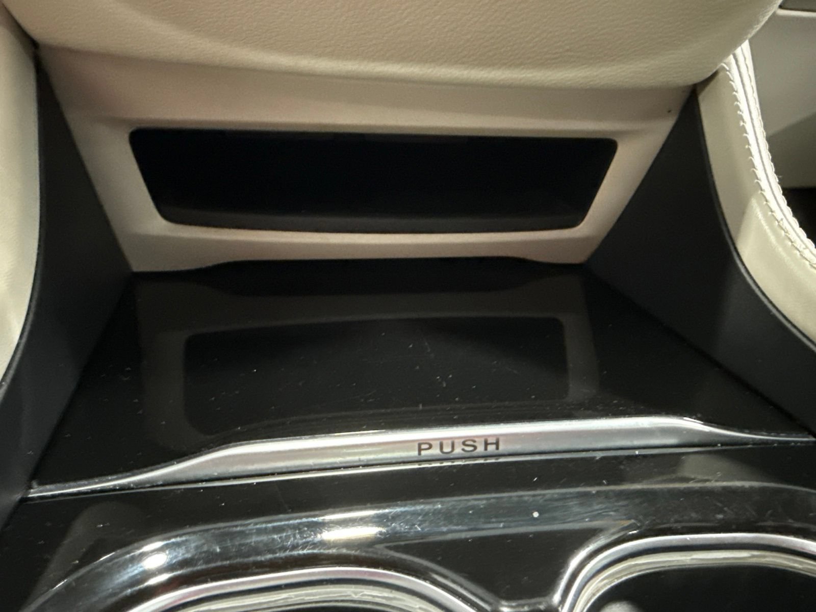 Used 2023 Chrysler Pacifica Limited FWD image 42