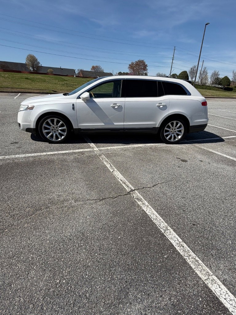 Used 2010 Lincoln MKT 2WD