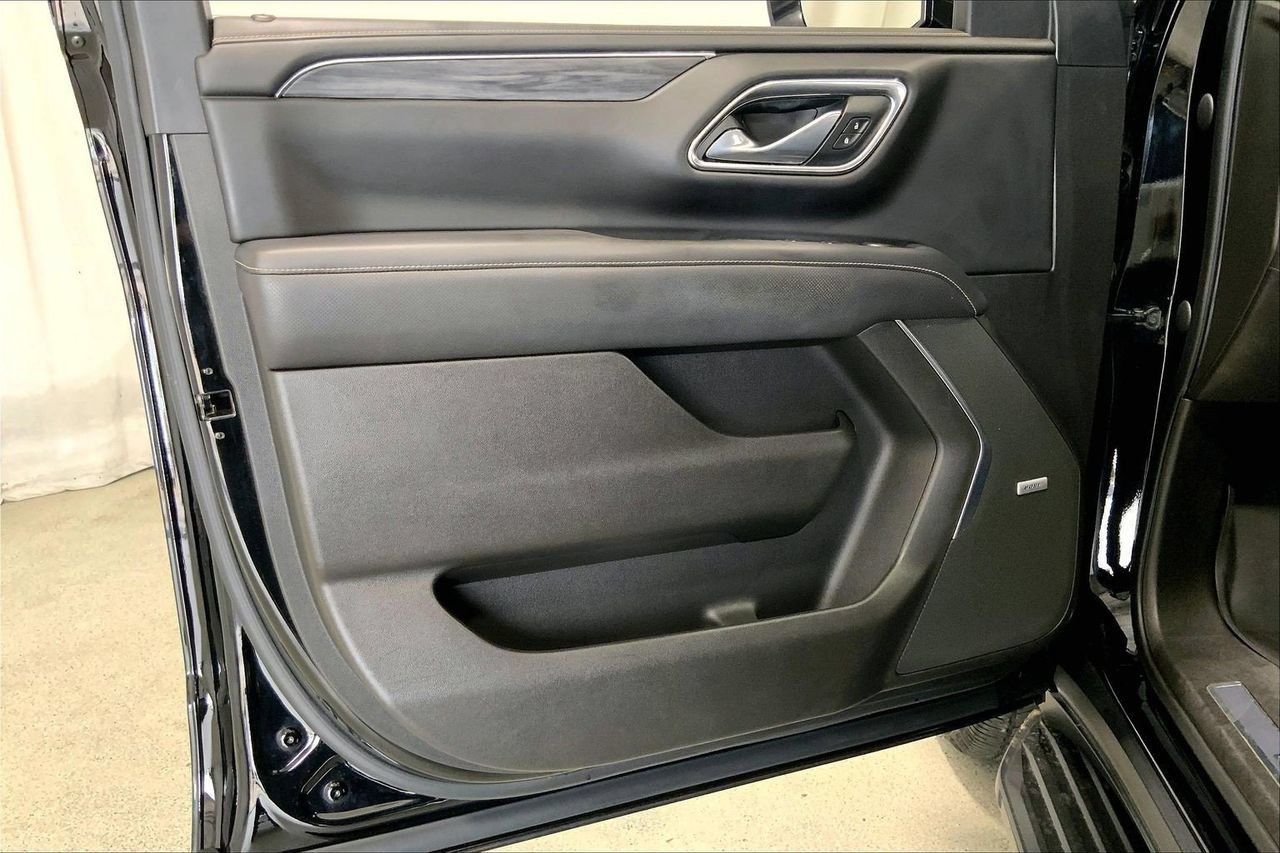 Used 2021 GMC Yukon SLT w/ SLT Luxury Package RWD image 25