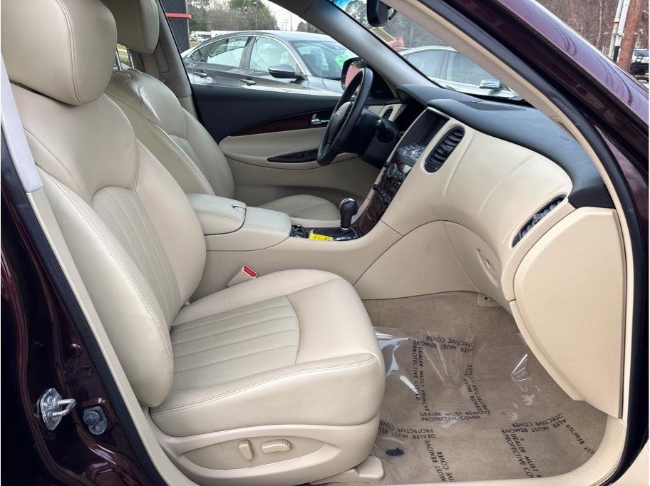 Used 2017 INFINITI QX50 Sport Utility 4D w/ Technology Package image 13