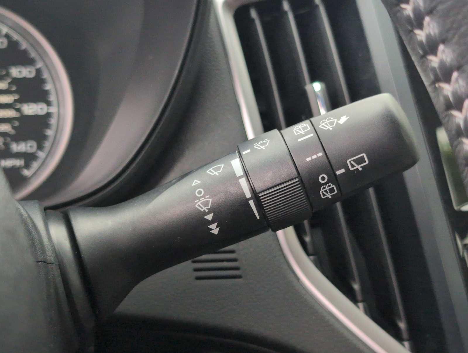 Used 2020 Subaru Forester Premium AWD/4WD image 25