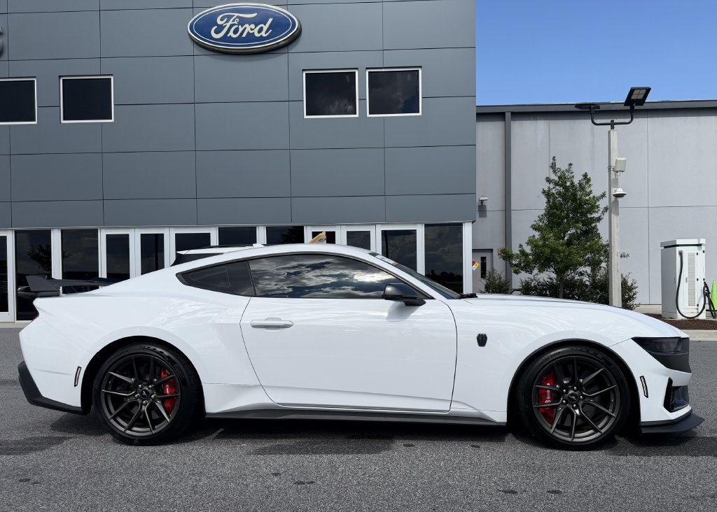 Certified 2025 Ford Mustang Dark Horse w/ Dark Horse Handlin Package RWD image 3