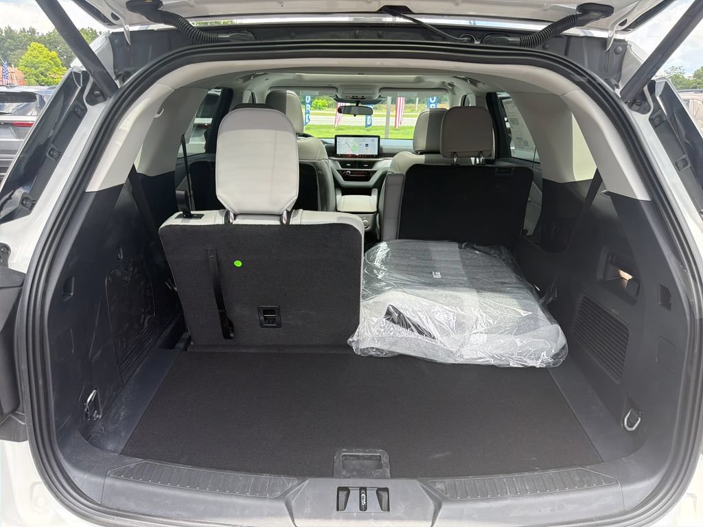 New 2026 Ford Explorer Active w/ Active Comfort Package AWD/4WD image 15