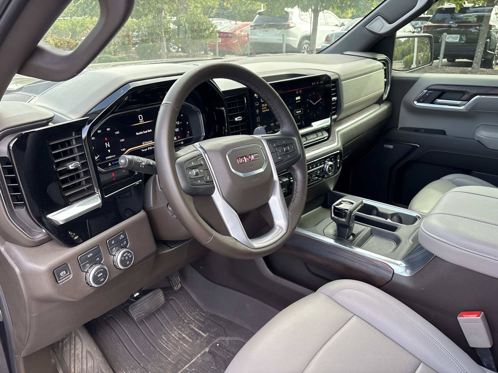 Used 2024 GMC Sierra 1500 SLT w/ SLT Premium Plus Package AWD/4WD image 18