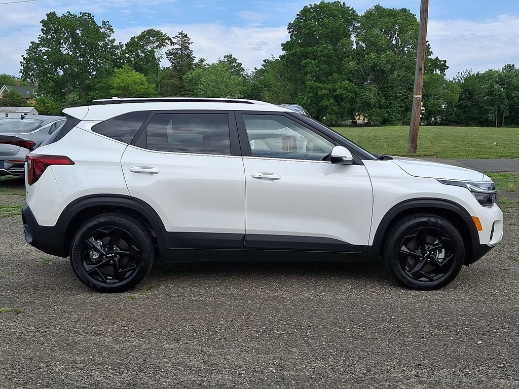 Certified 2026 Kia Seltos EX w/ EX Sunroof Package AWD/4WD image 8