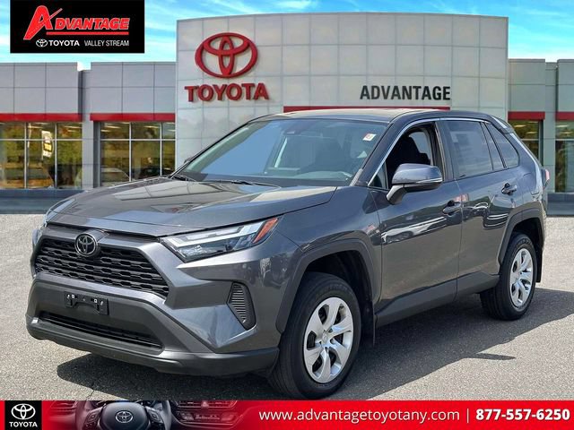 Used 2023 Toyota RAV4 LE AWD/4WD image 4