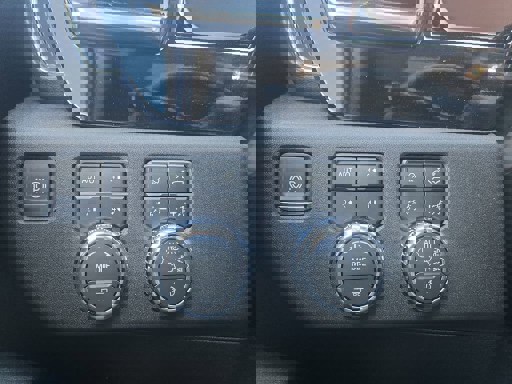 New 2026 GMC Sierra 3500 SLT w/ SLT Premium Package image 21