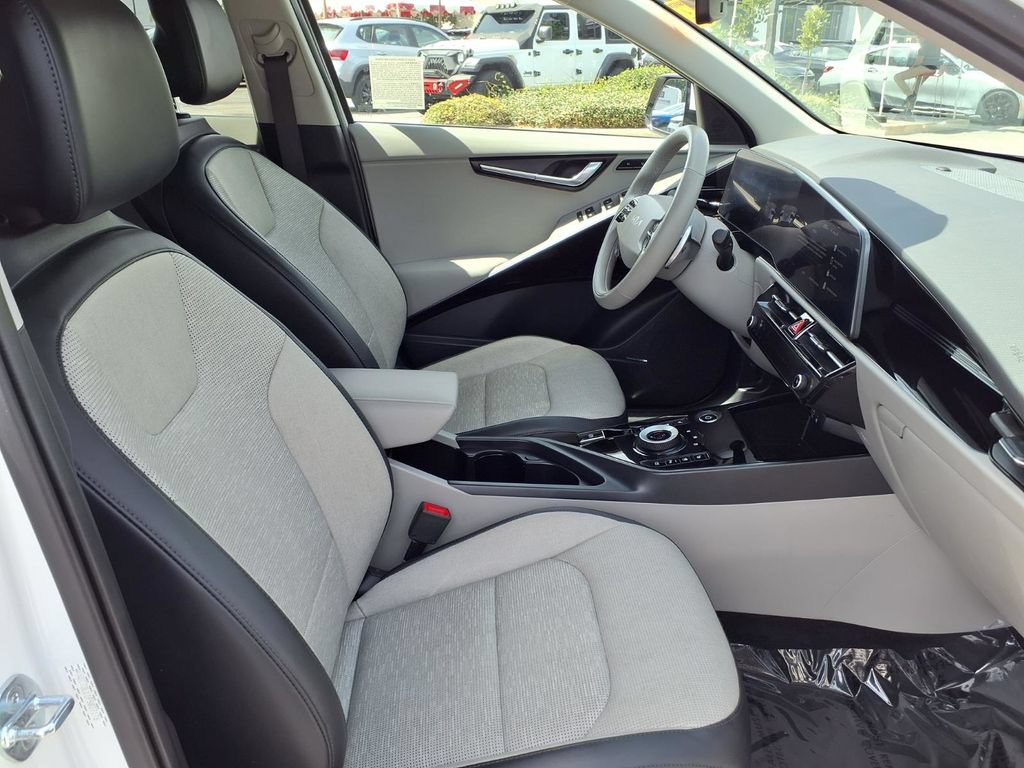 Certified 2023 Kia Niro Wave FWD image 7