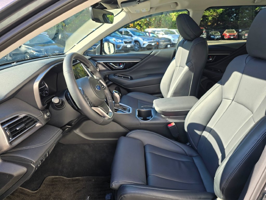 Used 2025 Subaru Outback Limited AWD/4WD image 8