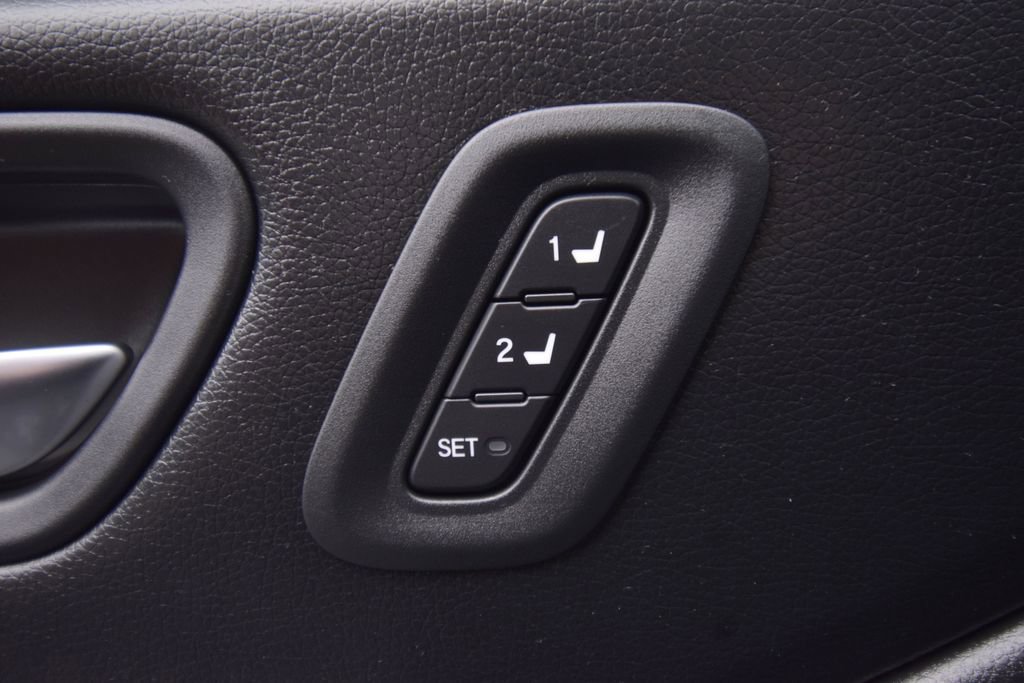 Used 2025 Honda Pilot EX-L image 41