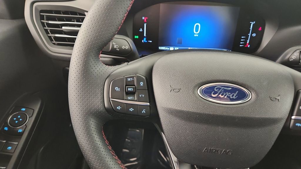 Certified 2023 Ford Escape ST-Line Select w/ Tech Pack #1 image 18
