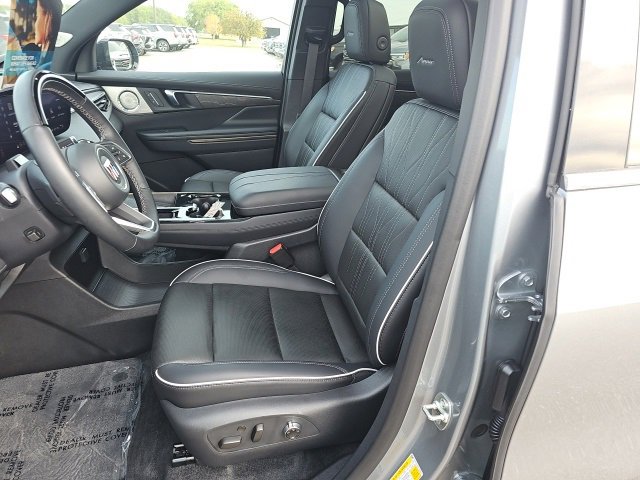 Used 2025 Buick Enclave Avenir w/ Super Cruise Package image 14