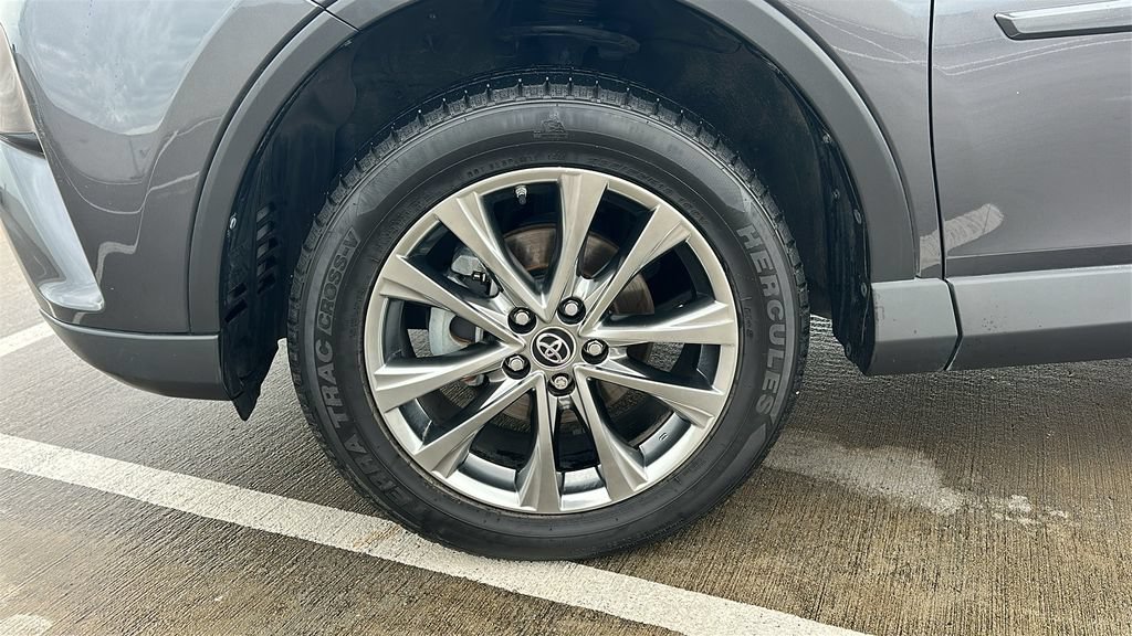 Used 2018 Toyota RAV4 Limited FWD image 7
