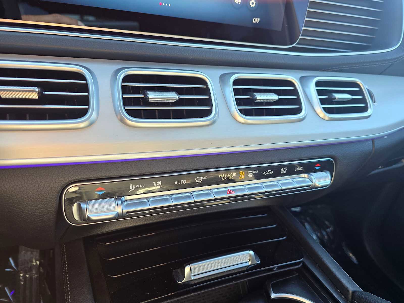 Used 2025 Mercedes-Benz GLS 450 4MATIC image 31