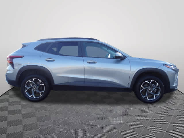 Used 2024 Chevrolet Trax LT FWD image 4