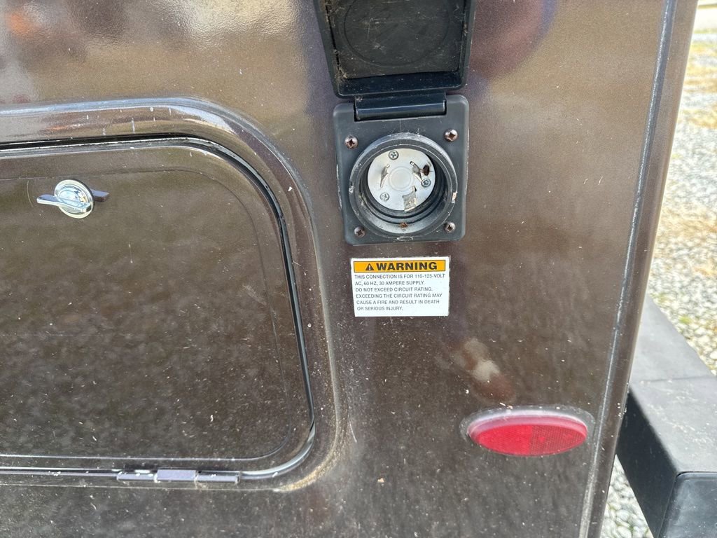 Used 2017 Ford E-450 and Econoline 450 Super Duty w/ Motorhome Prep Package image 21