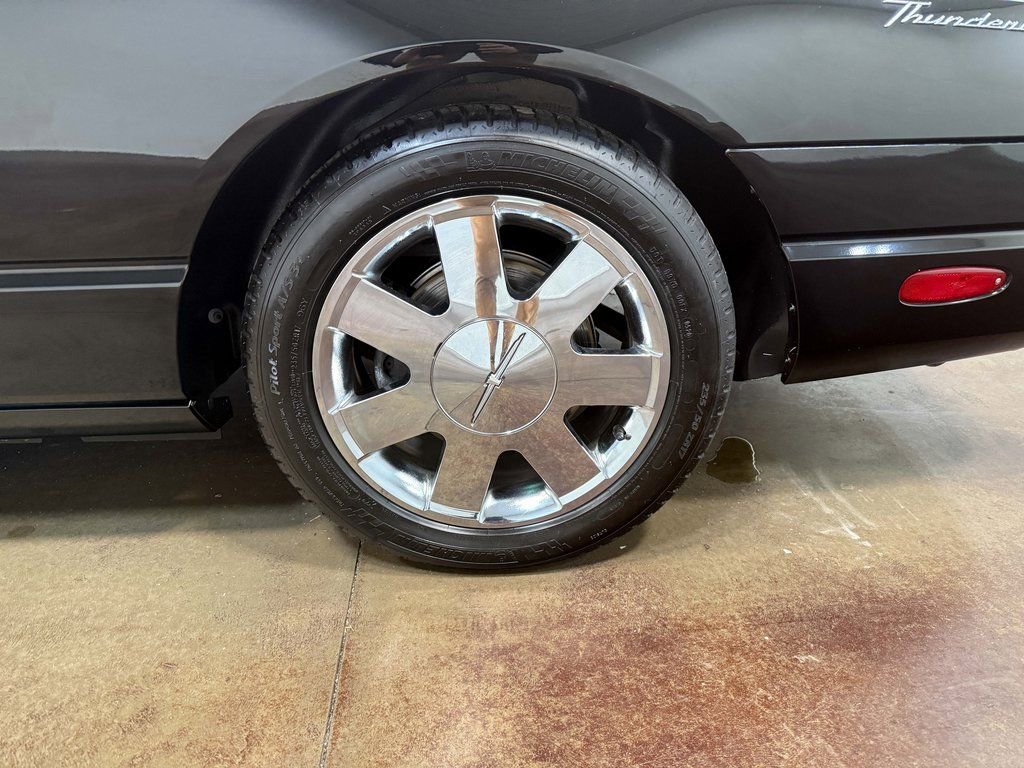 Used 2002 Ford Thunderbird image 87
