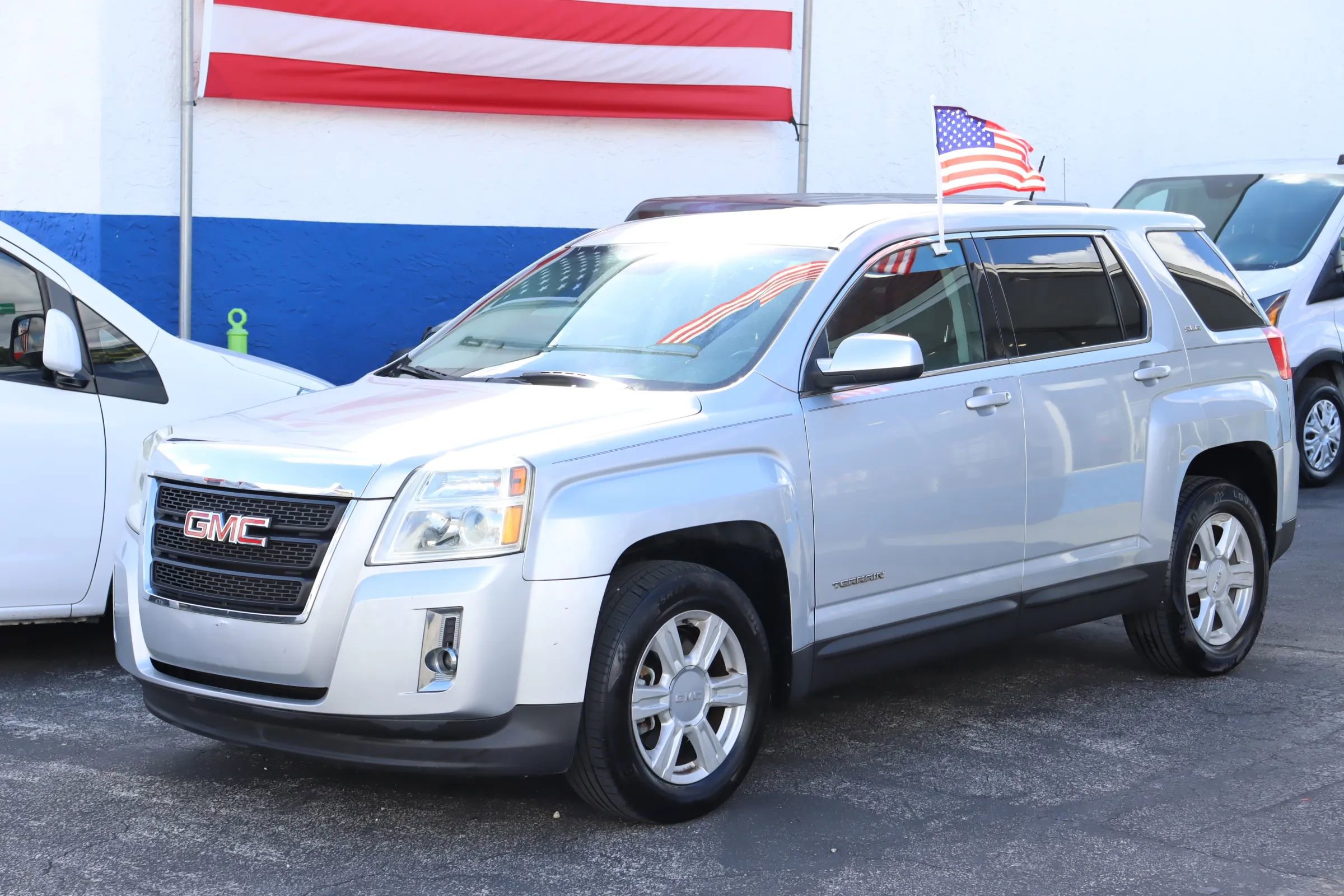 Used 2015 GMC Terrain SLE image 2