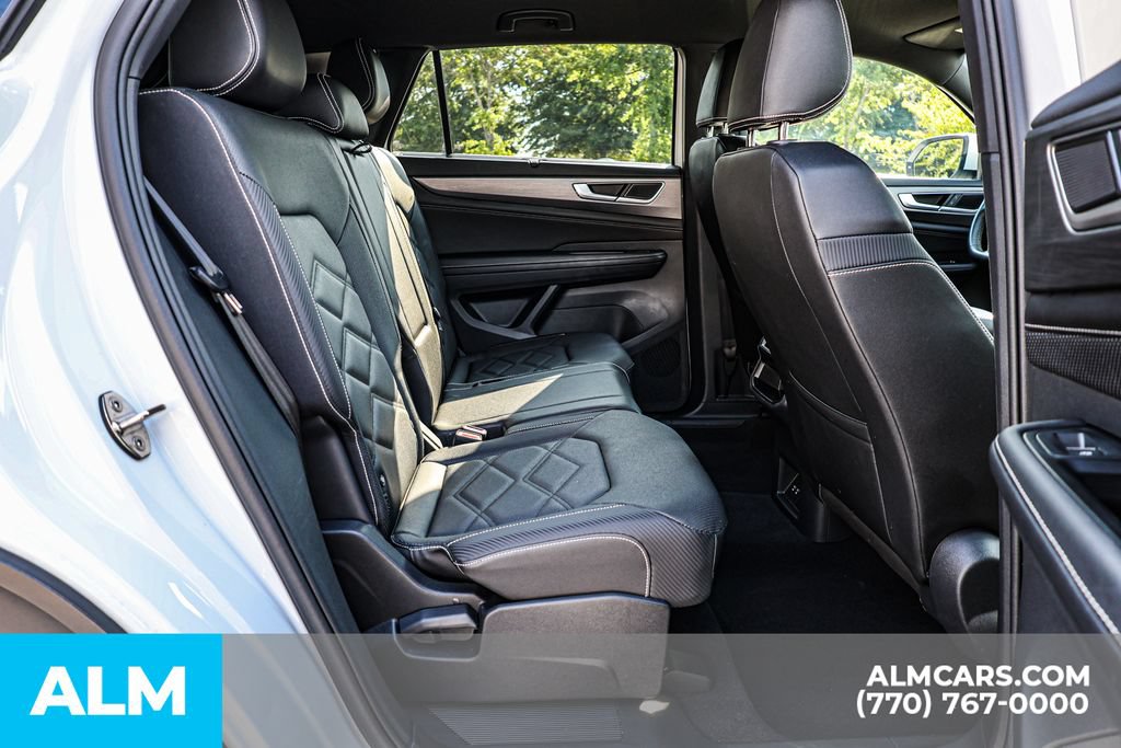 Used 2025 Volkswagen Atlas Cross Sport SE FWD image 21