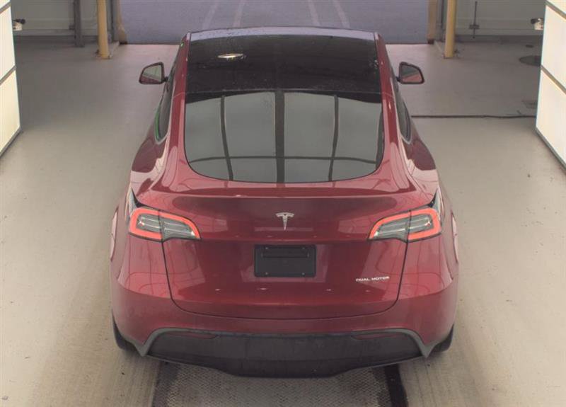 Used 2024 Tesla Model Y Long Range AWD/4WD image 4