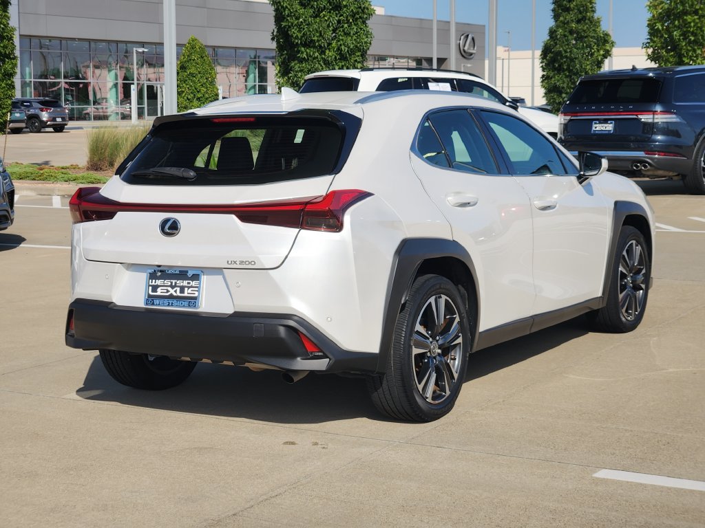 Used 2021 Lexus UX 200 w/ Premium Package FWD image 7