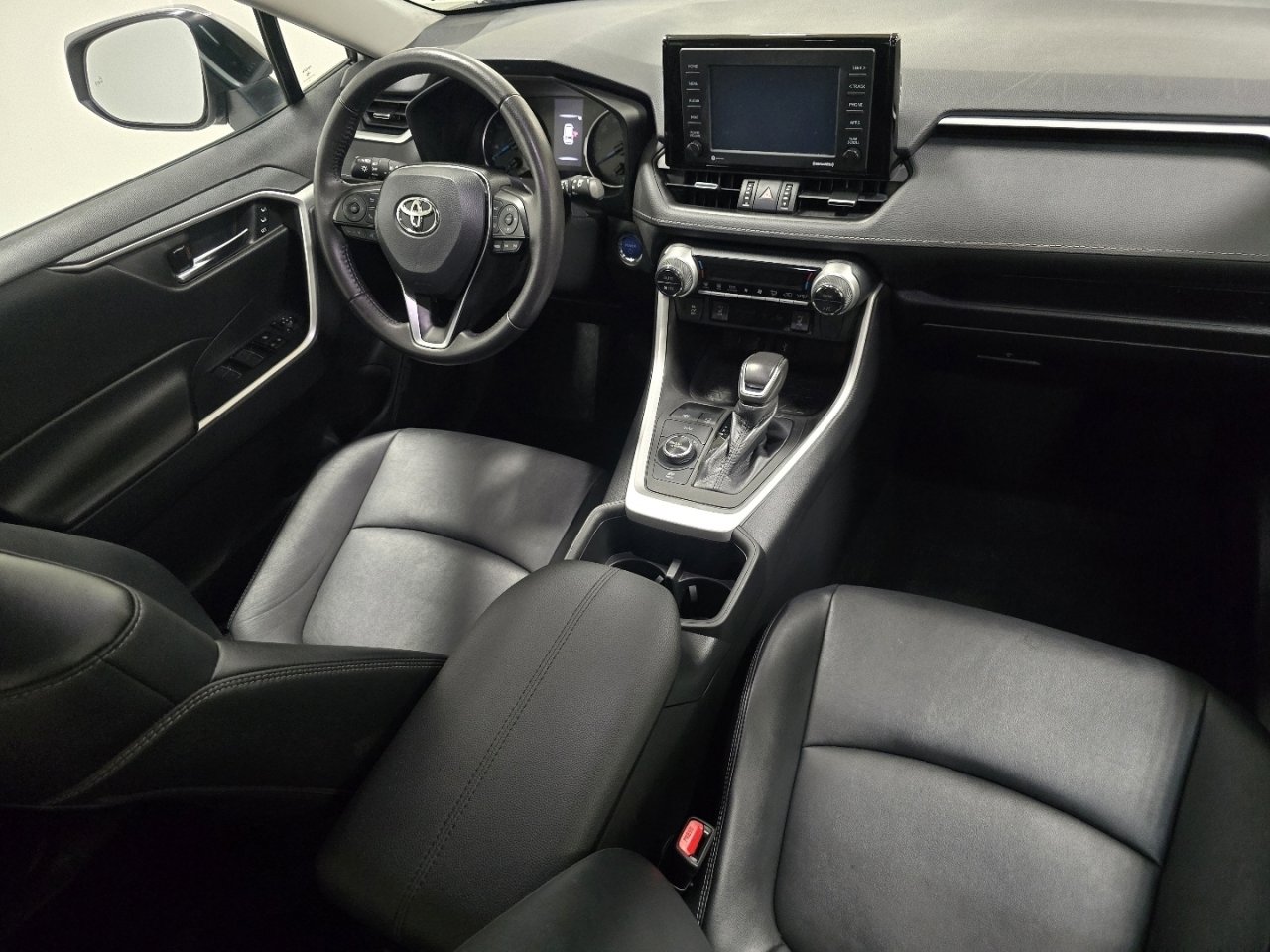 Certified 2022 Toyota RAV4 XLE Premium AWD/4WD image 23