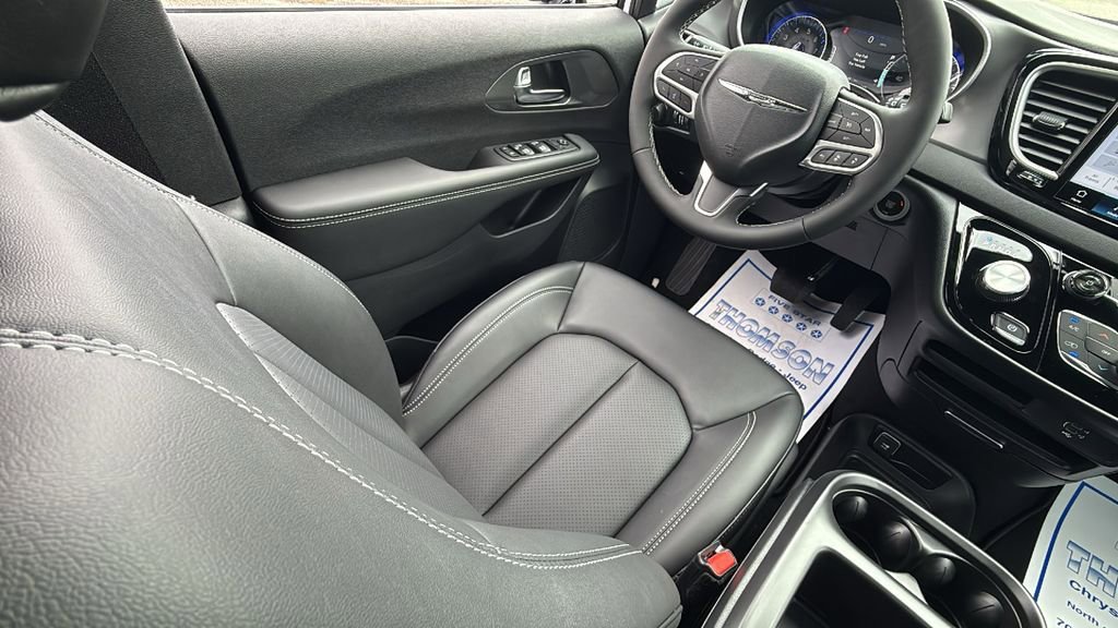 New 2026 Chrysler Voyager LX image 16