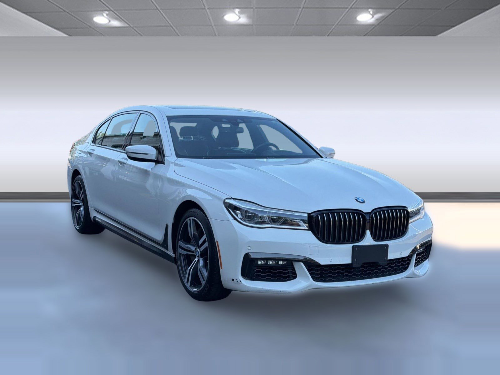 Used 2019 BMW 750i w/ Executive Package RWD image 7