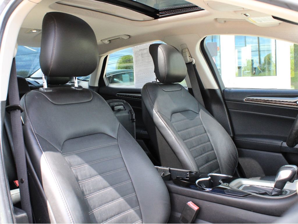 Used 2014 Ford Fusion SE w/ Equipment Group 202A FWD image 26