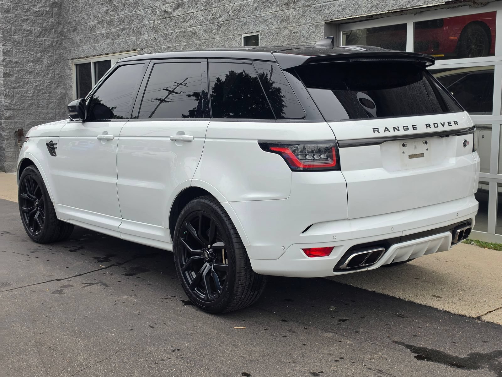 Used 2020 Land Rover Range Rover Sport SVR AWD/4WD image 4