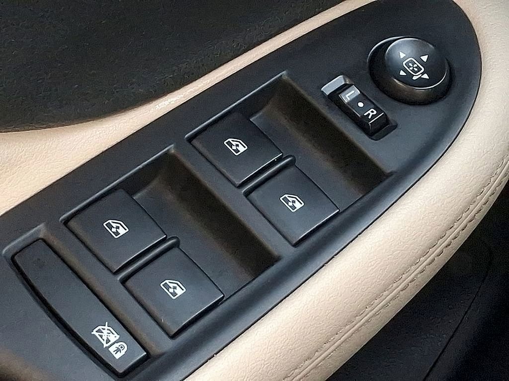 Used 2020 Buick Envision Essence image 29