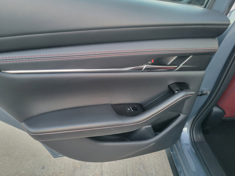 Used 2025 MAZDA MAZDA3 s image 18