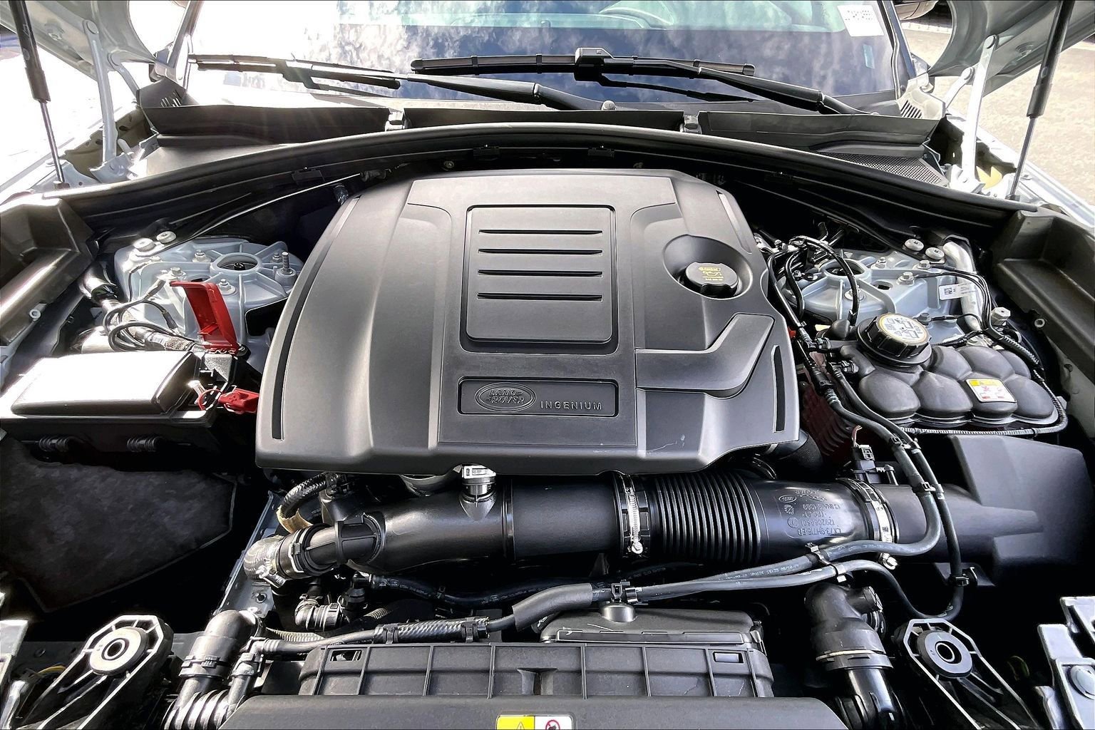Used 2026 Land Rover Range Rover Velar Dynamic SE image 10