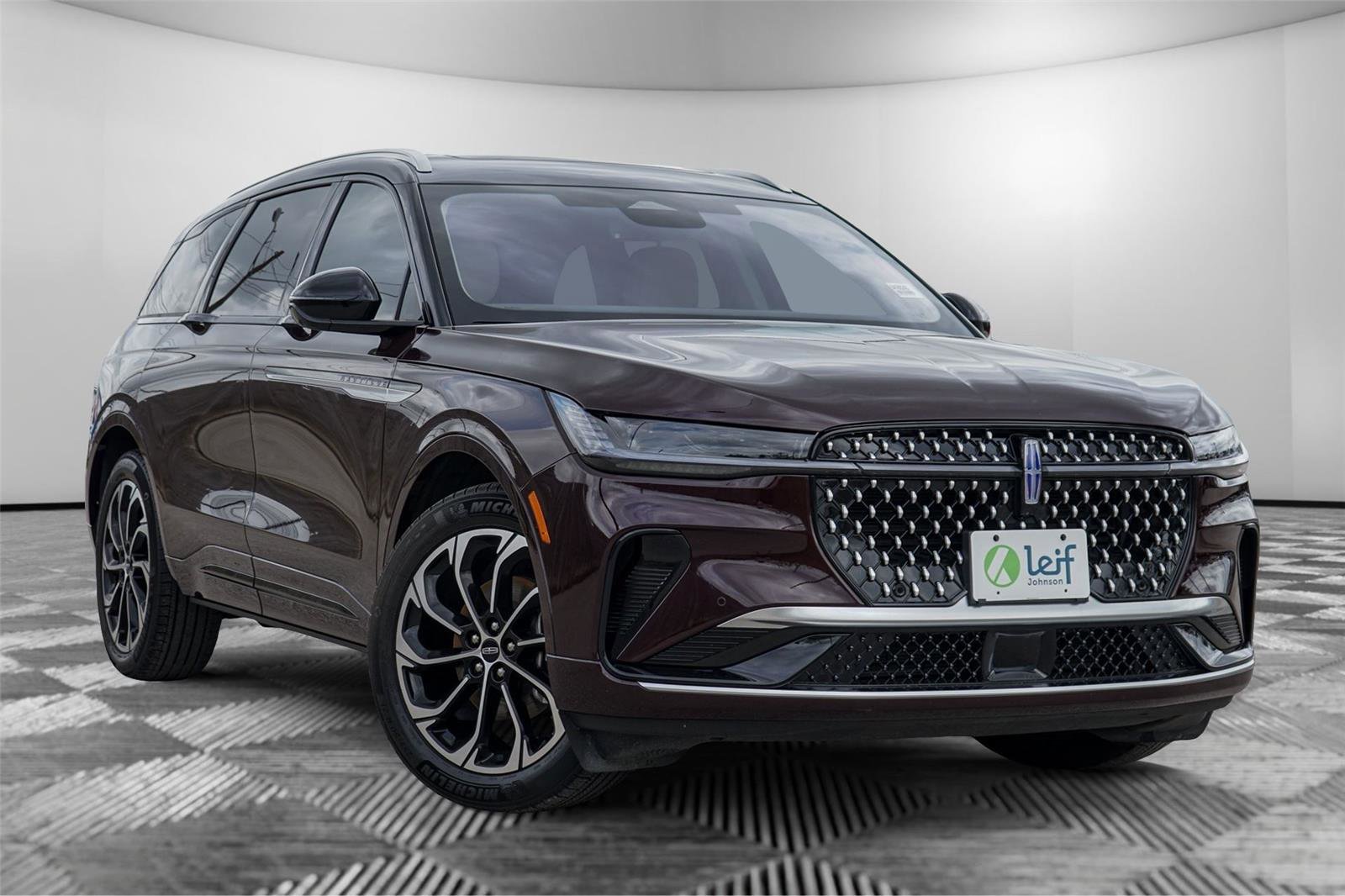 Used 2025 Lincoln Nautilus Reserve image 1