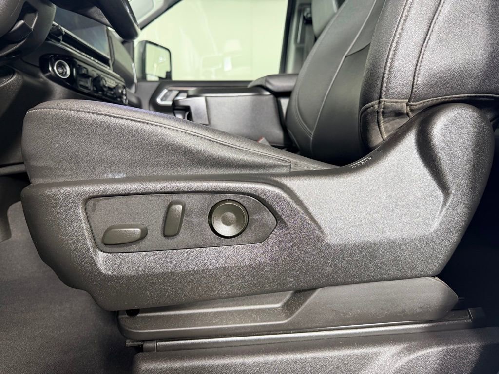 Used 2024 Chevrolet Silverado 2500 LTZ AWD/4WD image 27