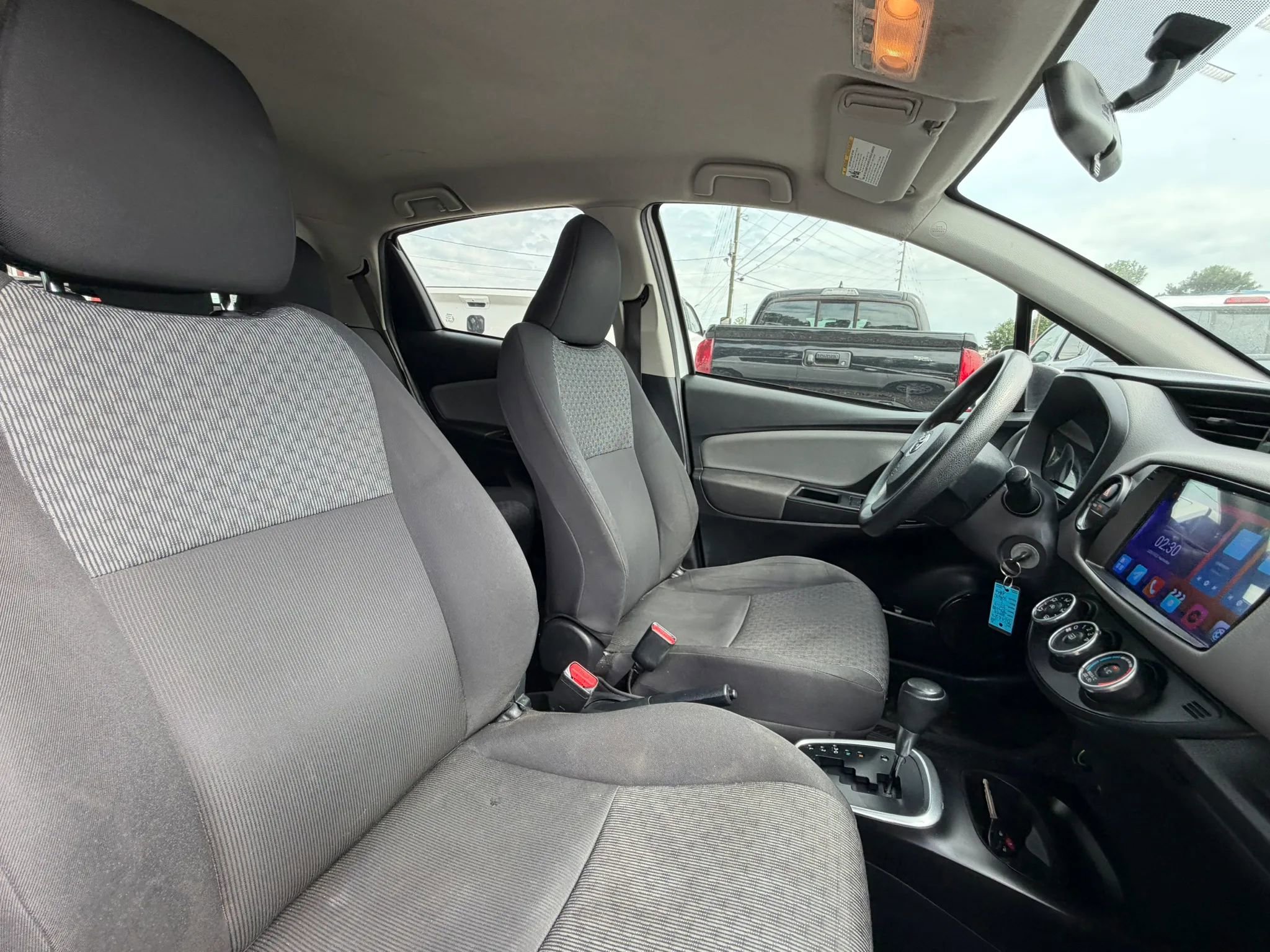 Used 2016 Toyota Yaris L FWD image 21