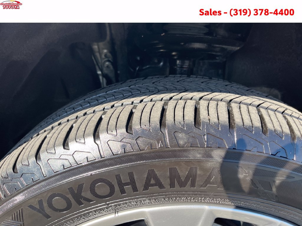Certified 2022 Toyota RAV4 Limited AWD/4WD image 6