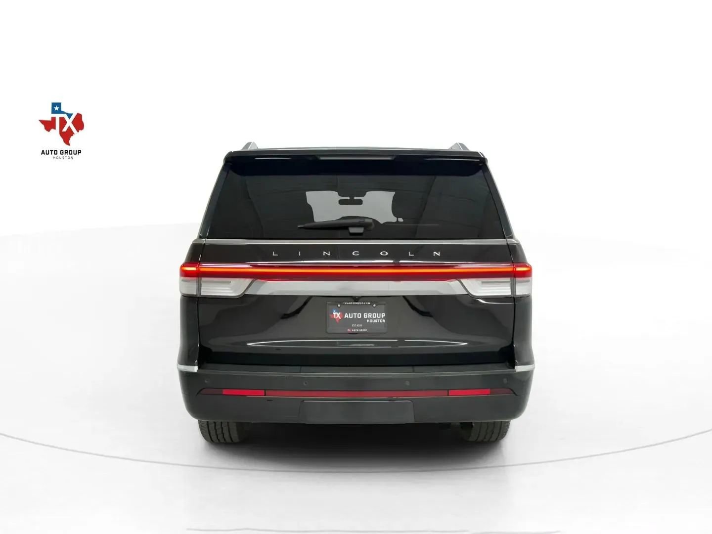 Used 2023 Lincoln Navigator L Standard Sport Utility 4D image 8