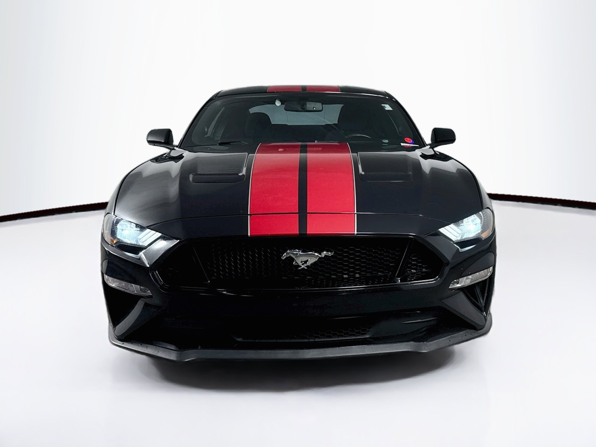 Used 2019 Ford Mustang GT RWD image 3