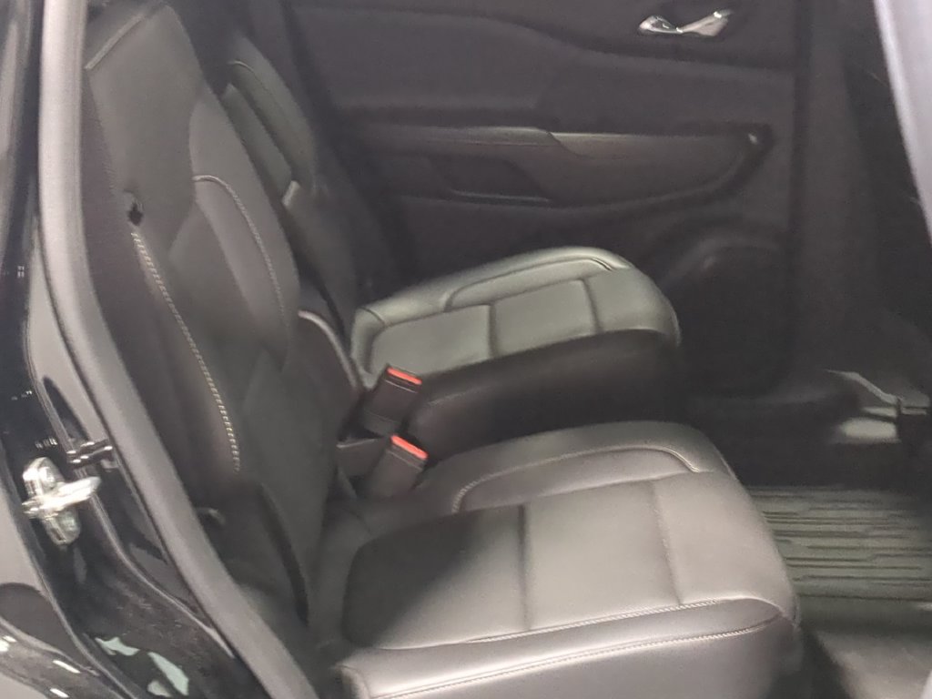 Used 2023 GMC Acadia SLT w/ LPO, Floor Liner Package AWD/4WD image 20