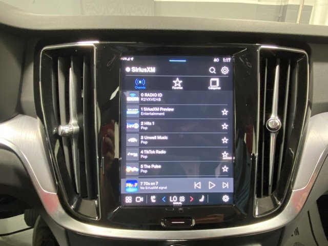 Certified 2025 Volvo S60 B5 Core image 20