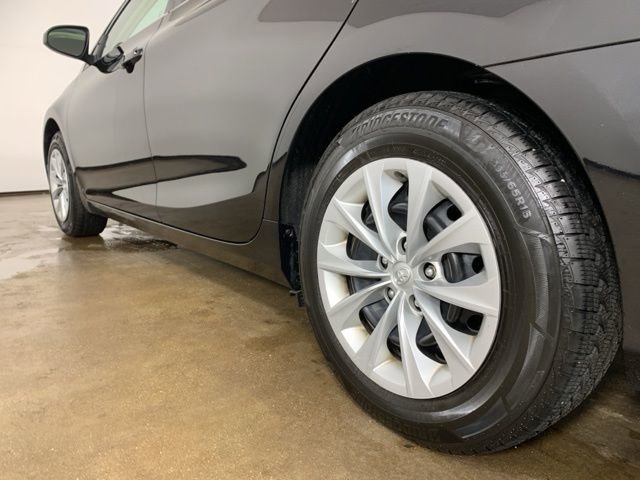 Used 2015 Toyota Camry LE image 15