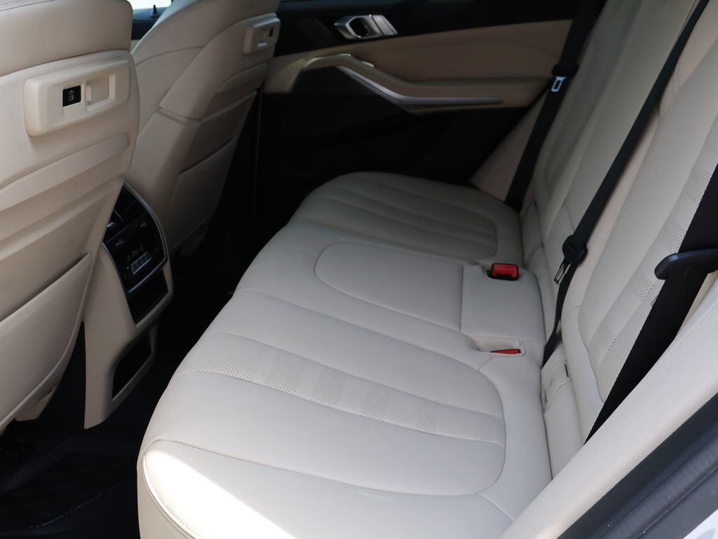 Used 2022 BMW X5 M50i w/ Executive Package AWD/4WD image 11