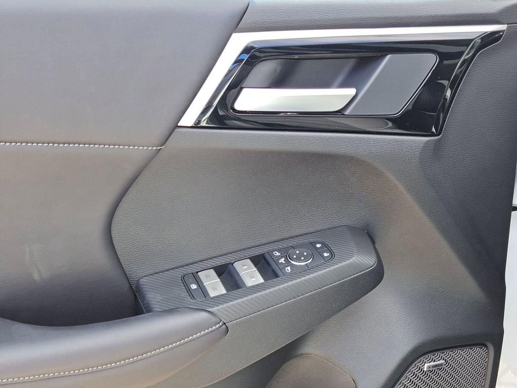 New 2025 Mitsubishi Outlander AWD image 16