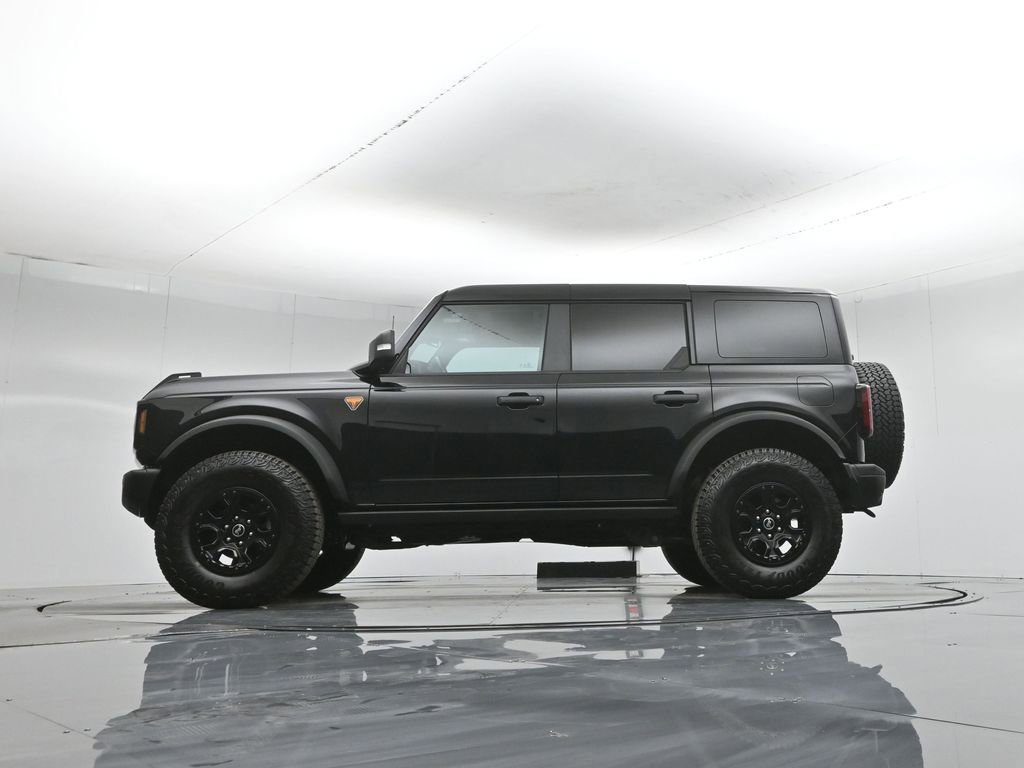 Used 2025 Ford Bronco Badlands image 8