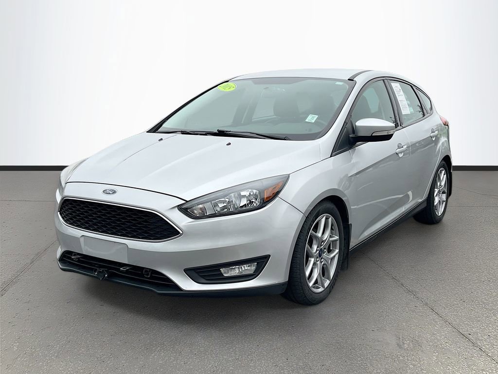 Used 2015 Ford Focus SE w/ Equipment Group 201A image 3